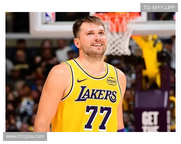 东契奇本季数据接近哈登巅峰表现35分8板9助引发关注